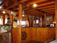La cuisine et le bar