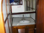 Panaria: int�rieur d'un cabinet de toilette