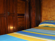 Panaria: une cabine et ses rangements